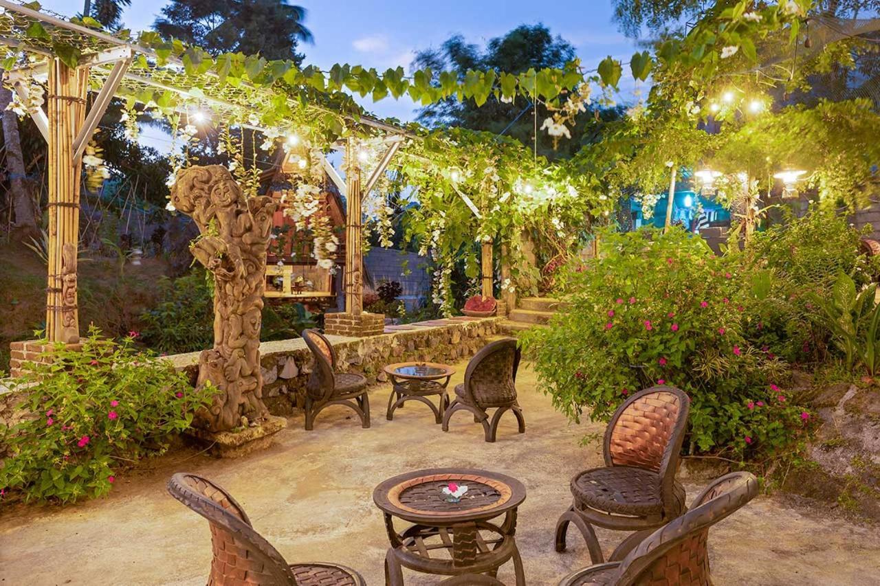 Onong'S Homestay & Cafe トモホン エクステリア 写真