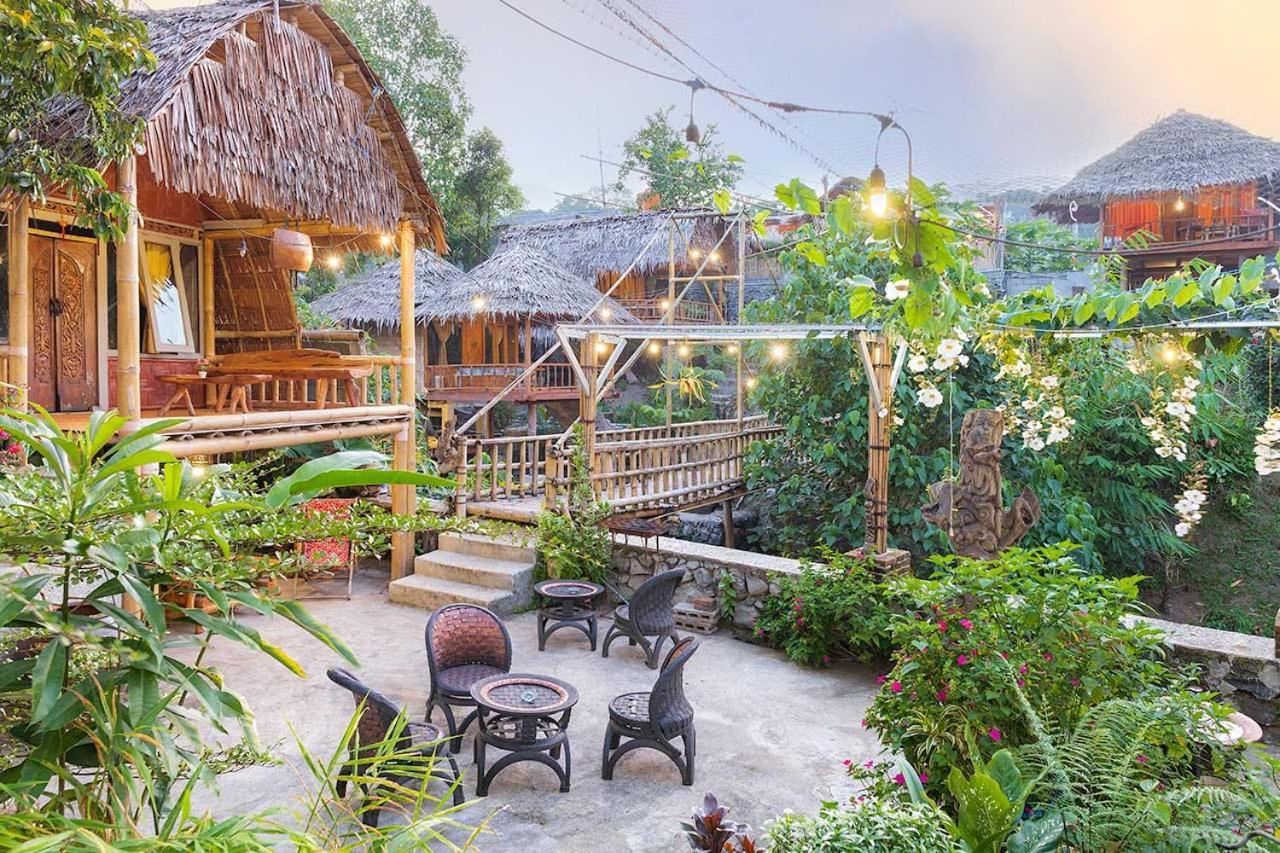 Onong'S Homestay & Cafe トモホン エクステリア 写真