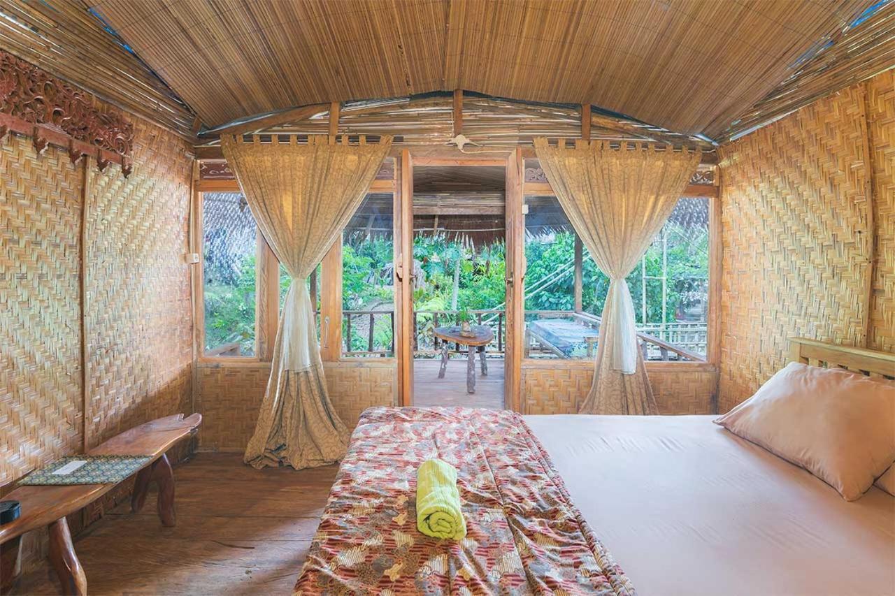 Onong'S Homestay & Cafe トモホン エクステリア 写真